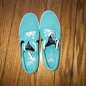 LAST CHANCE  men’s nike shoes